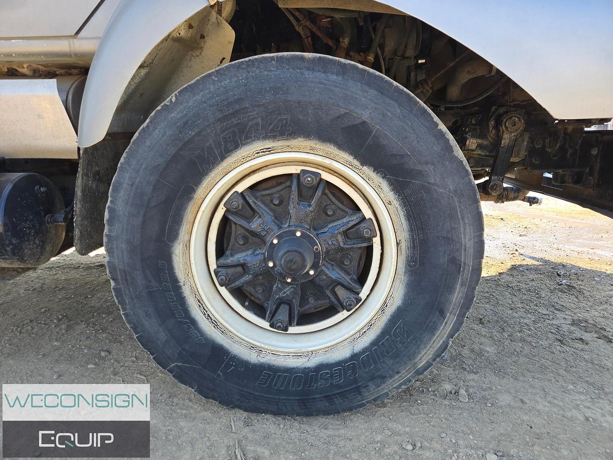 Used 1997 International 4,000 Gallon Water Truck