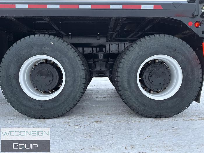 Used 2004 Kenworth C500B Bed Truck