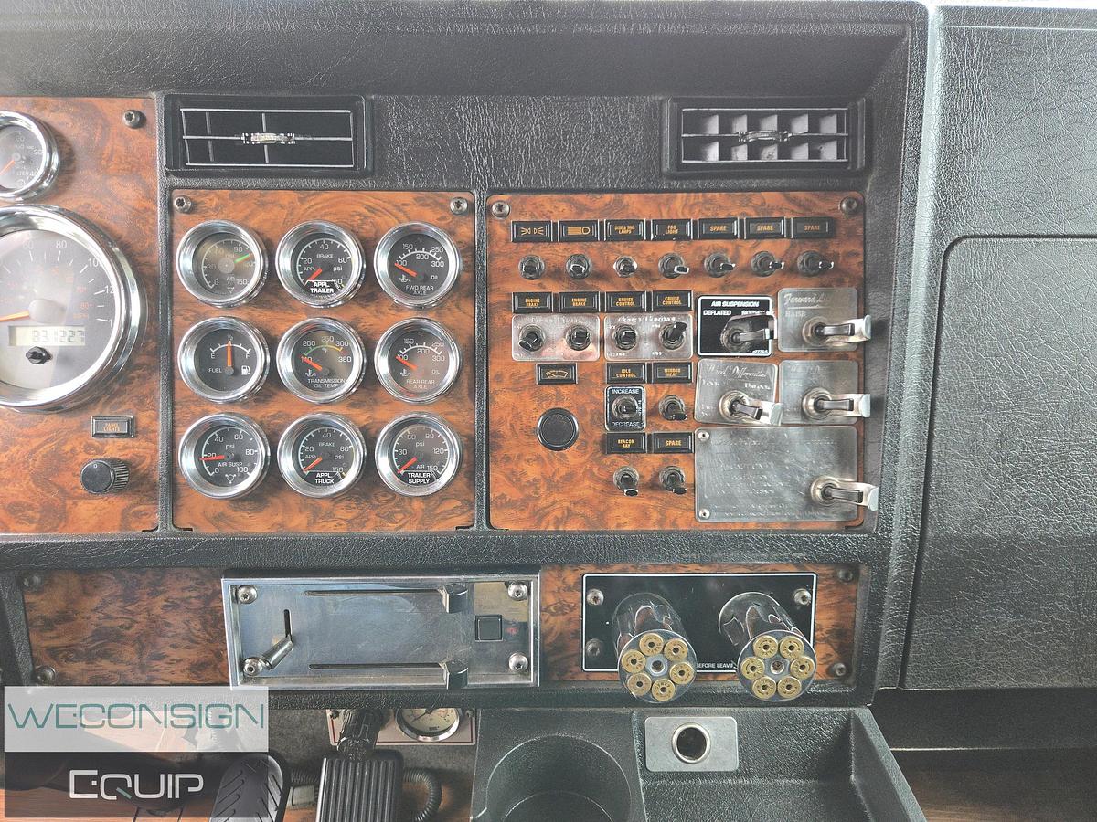 Used 2001 Kenworth T800 TA Lowbed Truck