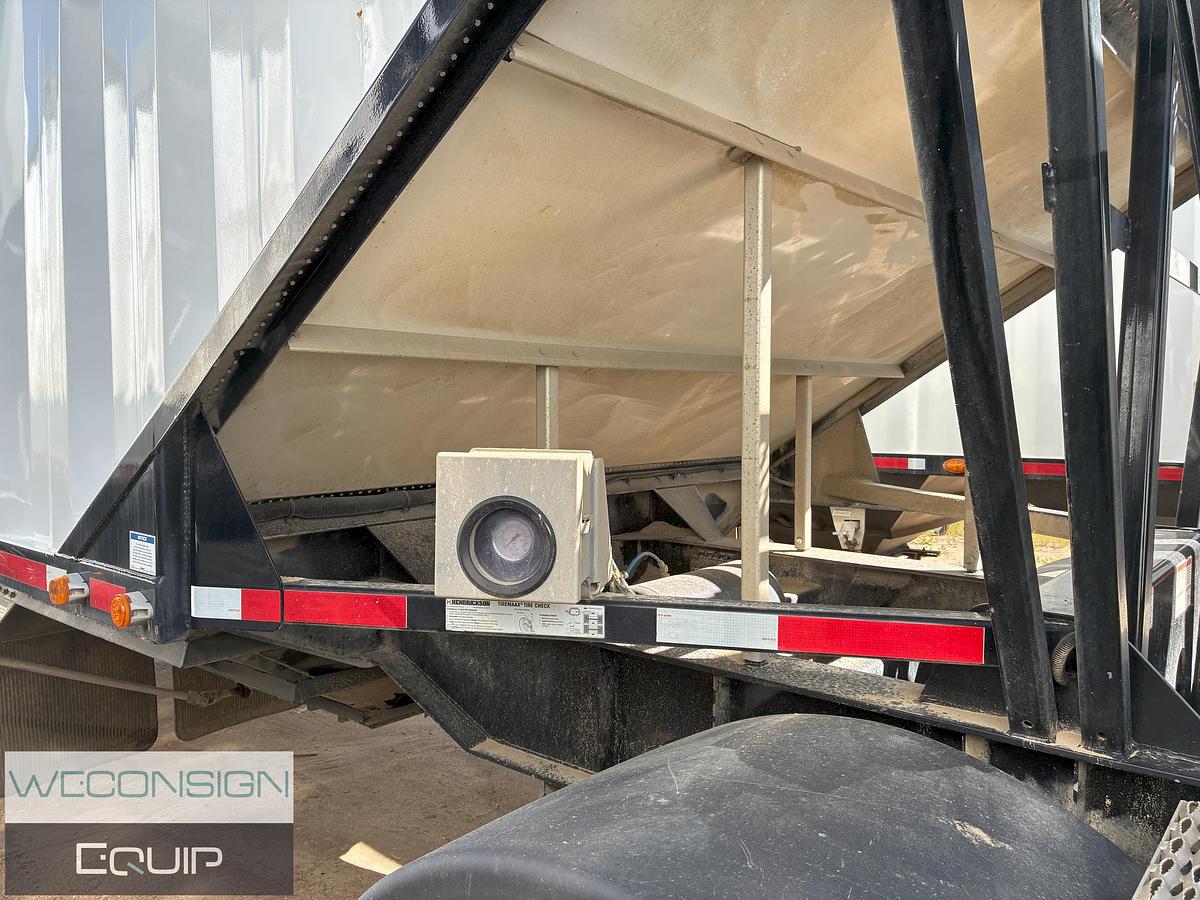 Used 2024 Lode King Super B Grain Trailer