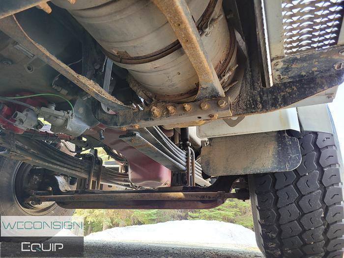 Used 2019 Peterbilt 367 Tandem Roll Off Truck