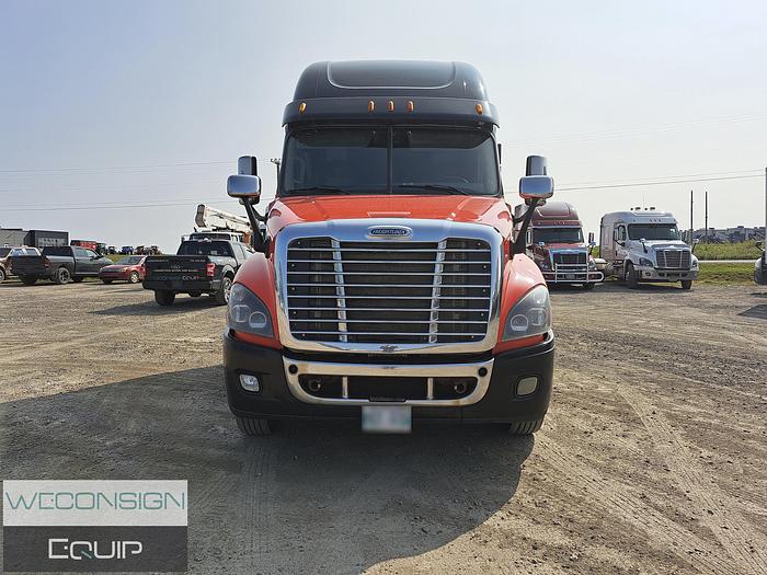 Used 2015 Freightliner Cascadia HWY Truck Tractor