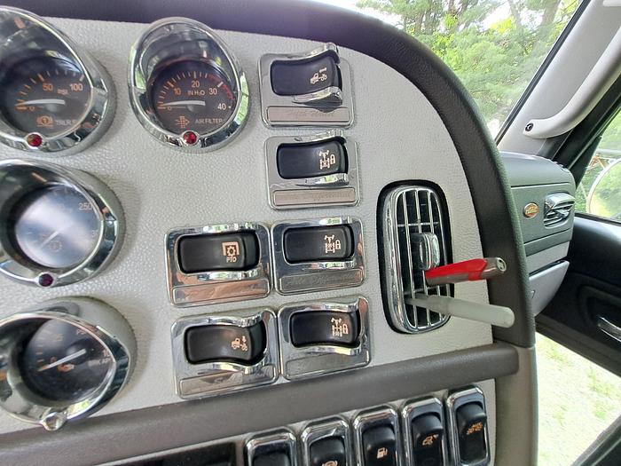 Used 2022 Peterbilt 389 With SUPER 40s HWY Truck Tractor