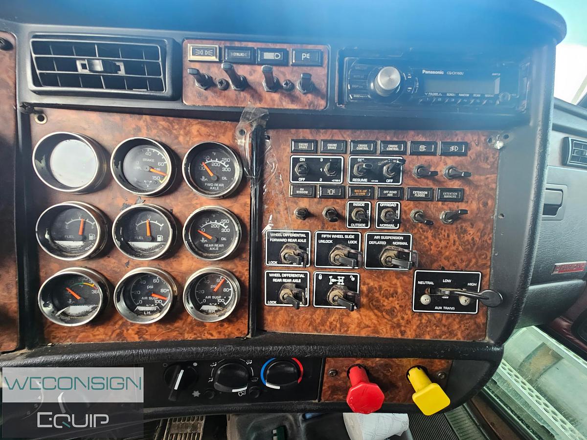 Used 2005 Kenworth C500 Winch Truck