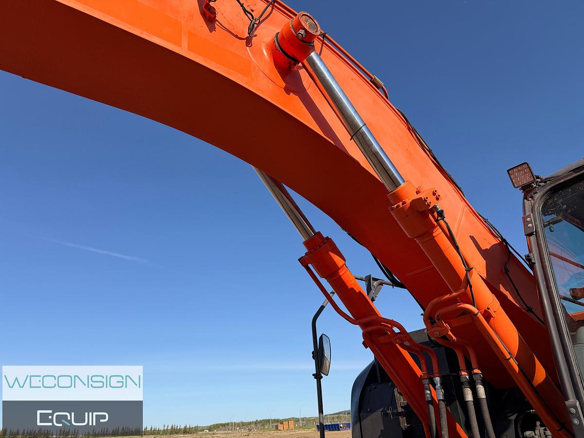 Used 2015 Hitachi 225US Excavator