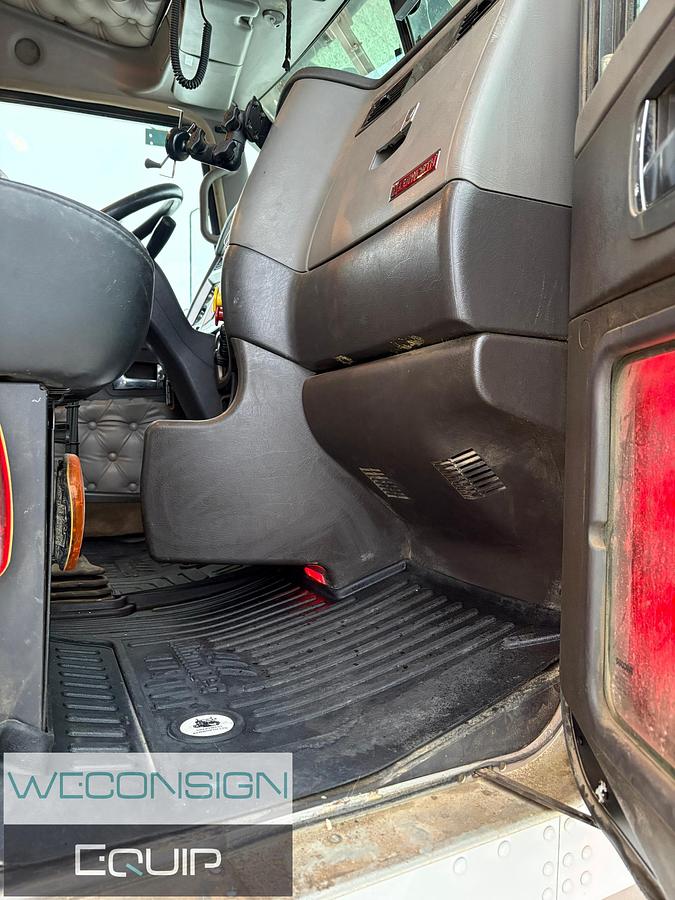 Used 2019 Kenworth T800 Winch Truck