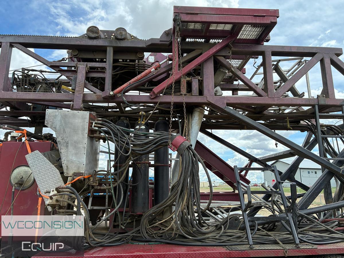 Used 2004 Freightliner FLD120 Snubbing Rig Truck