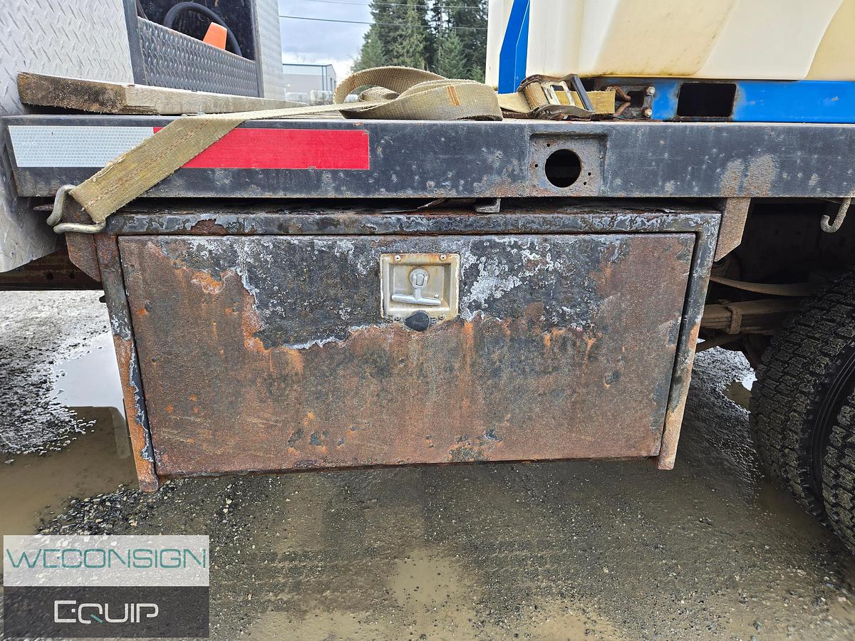 Used 2006 Ford F450 XL Flat Deck Knuckle Boom Truck