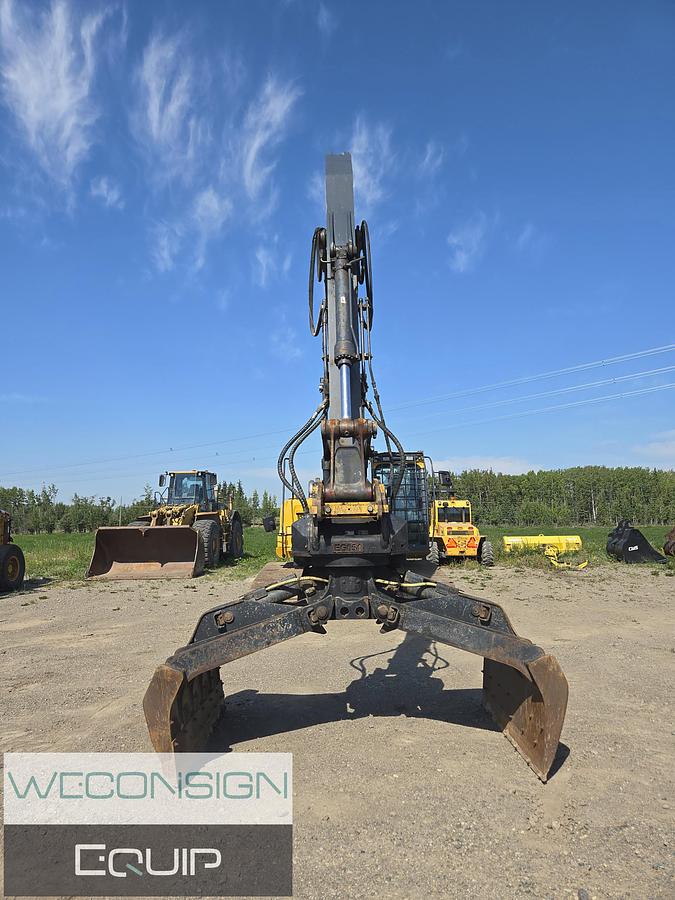 Used 2017 John Deere 250G LC Hydraulic Excavator