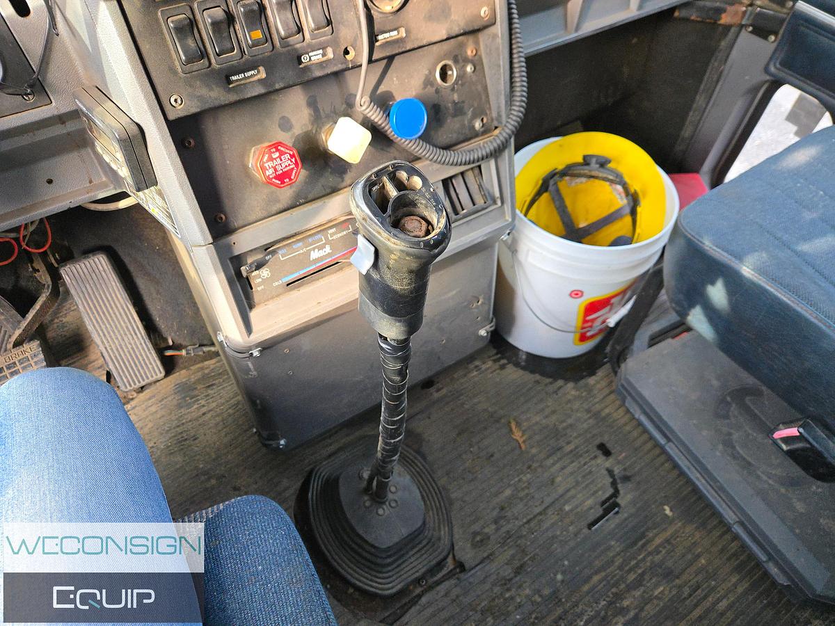 Used 1996 Mack CH613 TA Water Truck