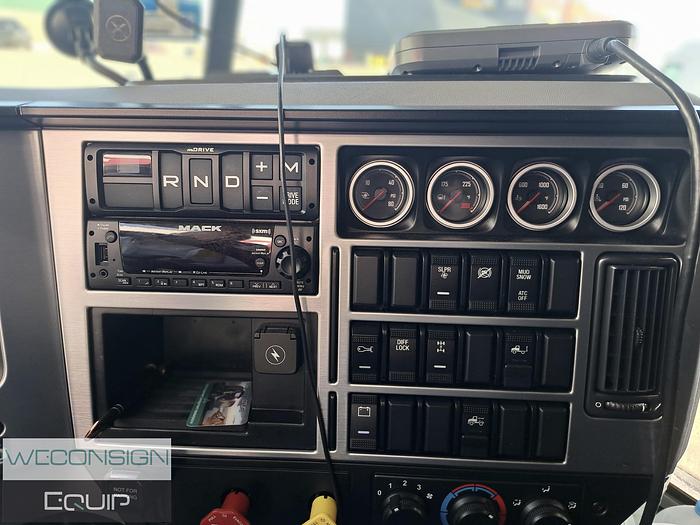 Used 2024 Mack  Anthem Hwy Tractor