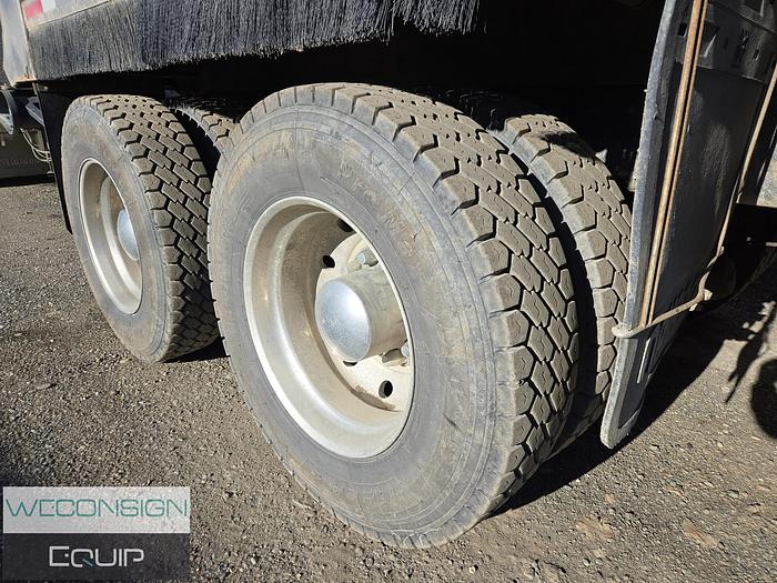 Used 2009 Peterbilt 367 TA Dump Truck