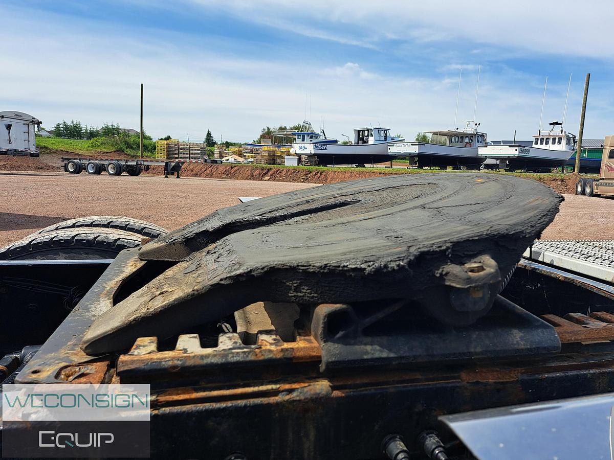 Used 2024 Peterbilt 389 Sleeper Truck Tractor