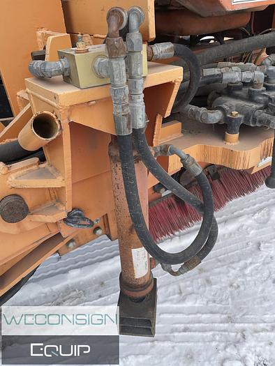 Used 2002 Nissan 2500 – Pavement Marking Vocational Truck