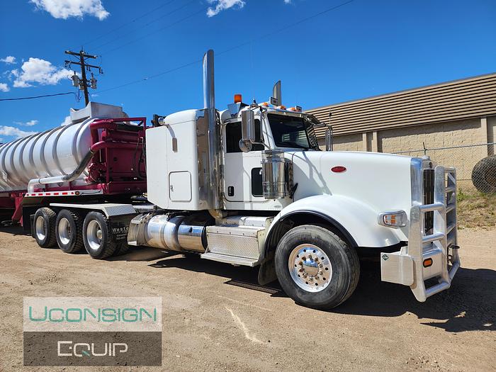 Used 2013 Peterbilt 367 Semi-Vacuum
