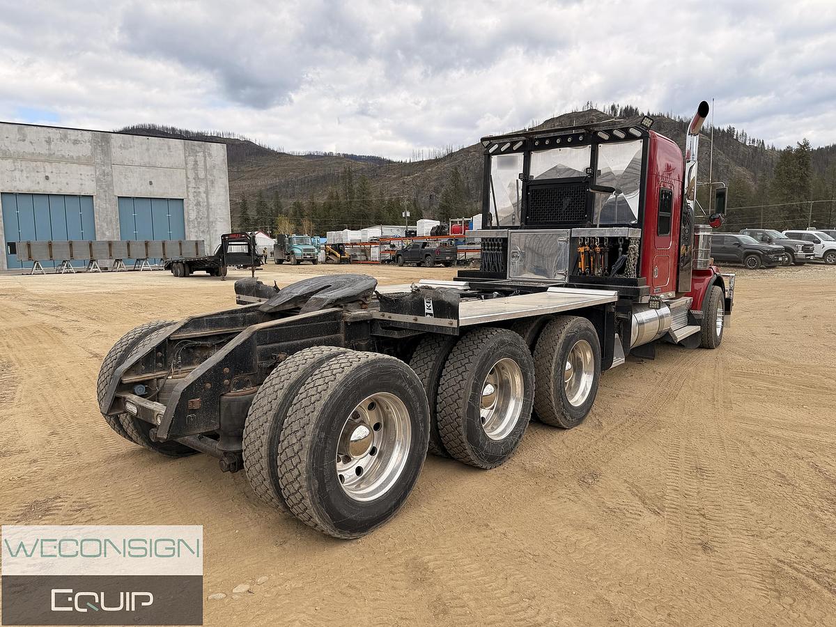 Used 2009 Kenworth T800 Winch Truck