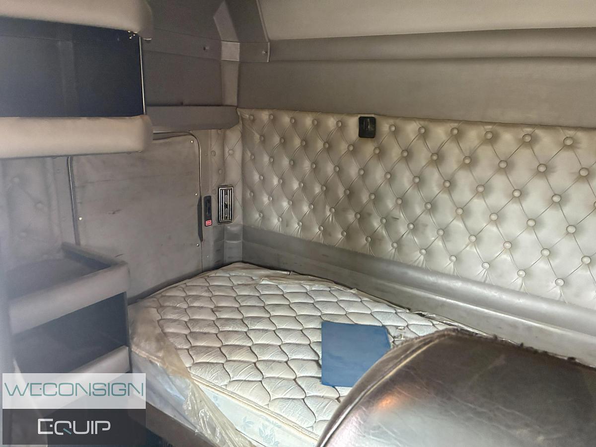 Used 2010 Kenworth SMV01