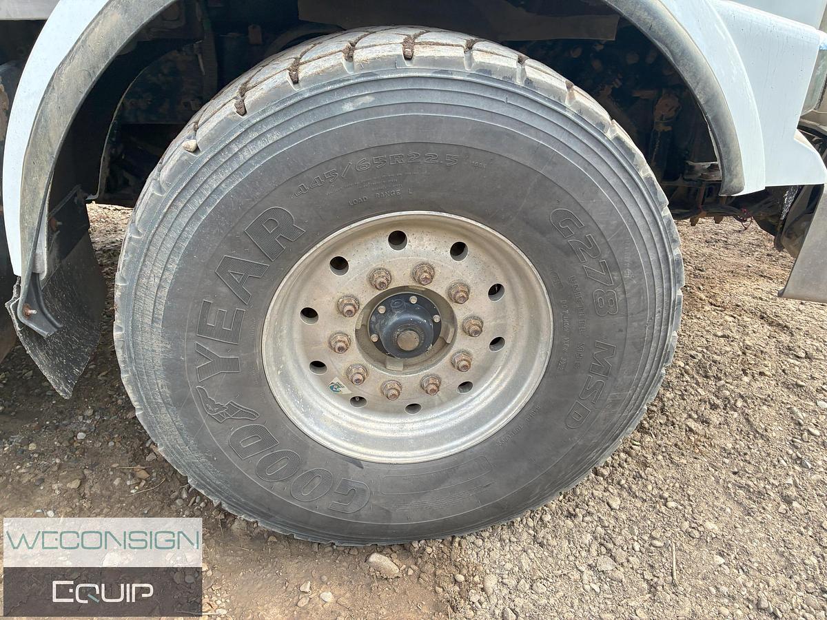 Used 2010 Kenworth T800 Tri Drive Combo Vac