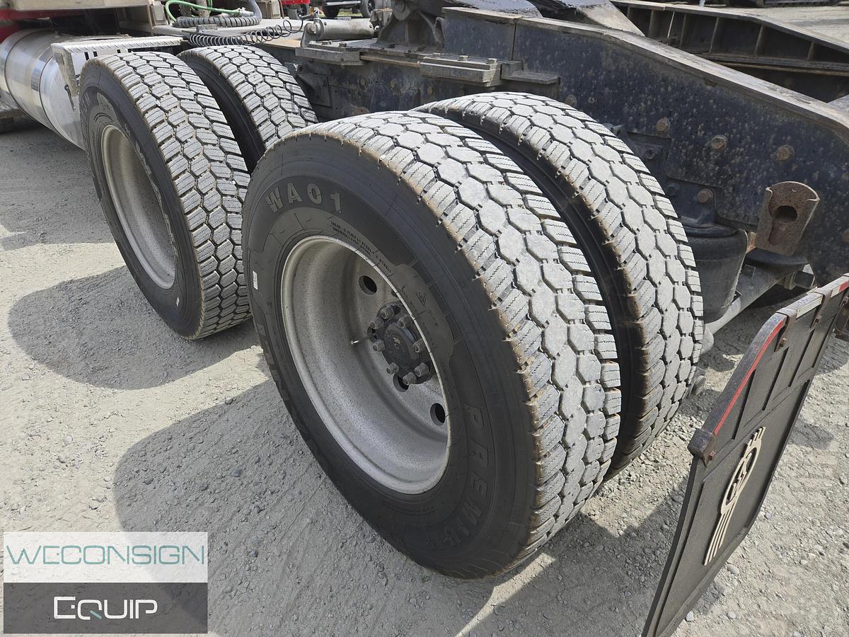 Used 2001 Kenworth T800 TA Lowbed Truck