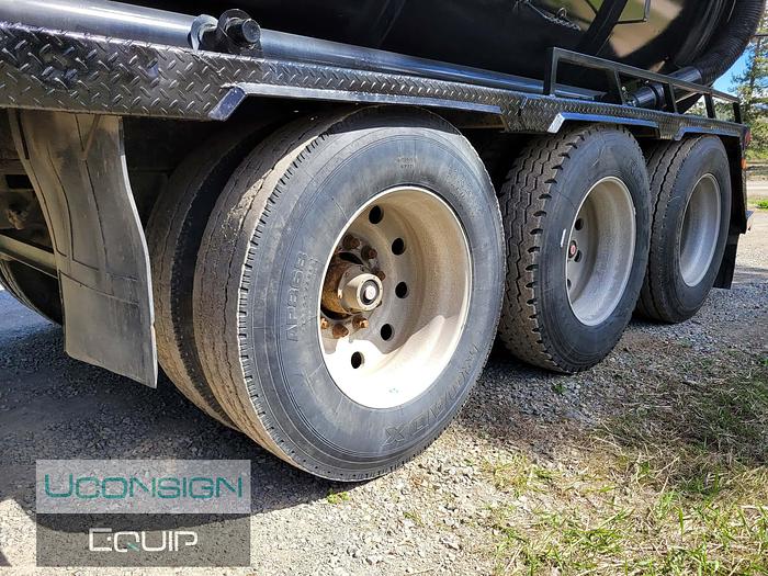 Used 2004 Park / Provac Vacuum Trailer