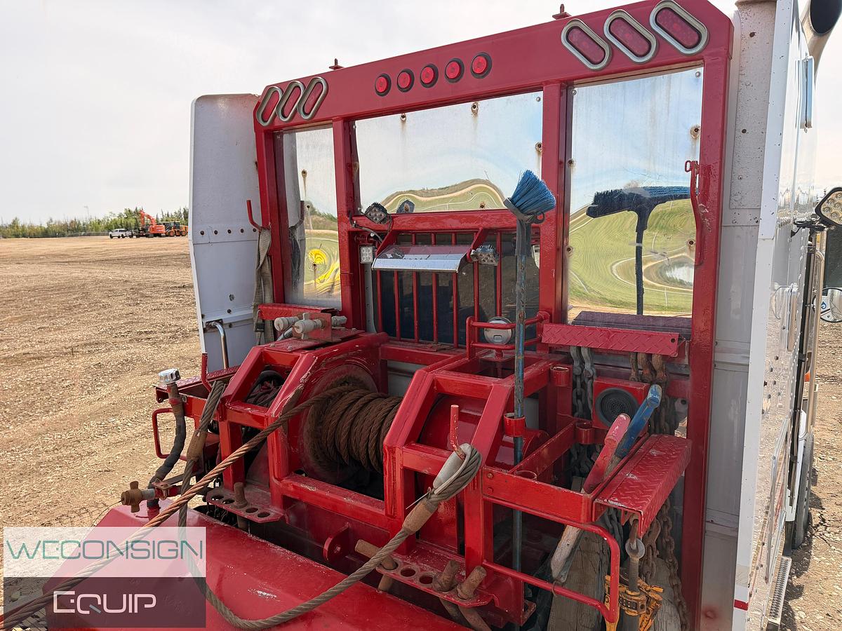 Used 2004 Peterbilt 378 Tandem Winch Truck