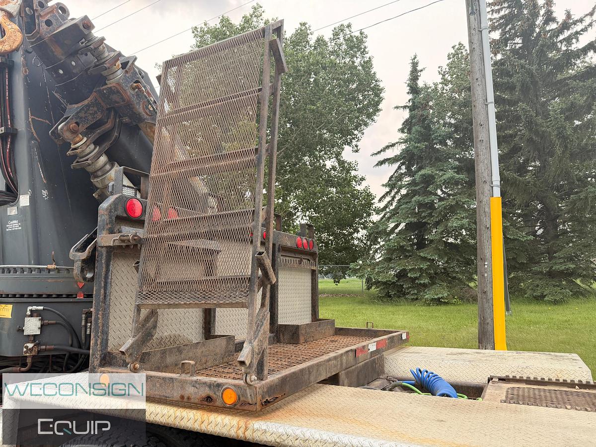 Used 2007 Freightliner FLD120SD 35 Ton Knuckle Boom Truck