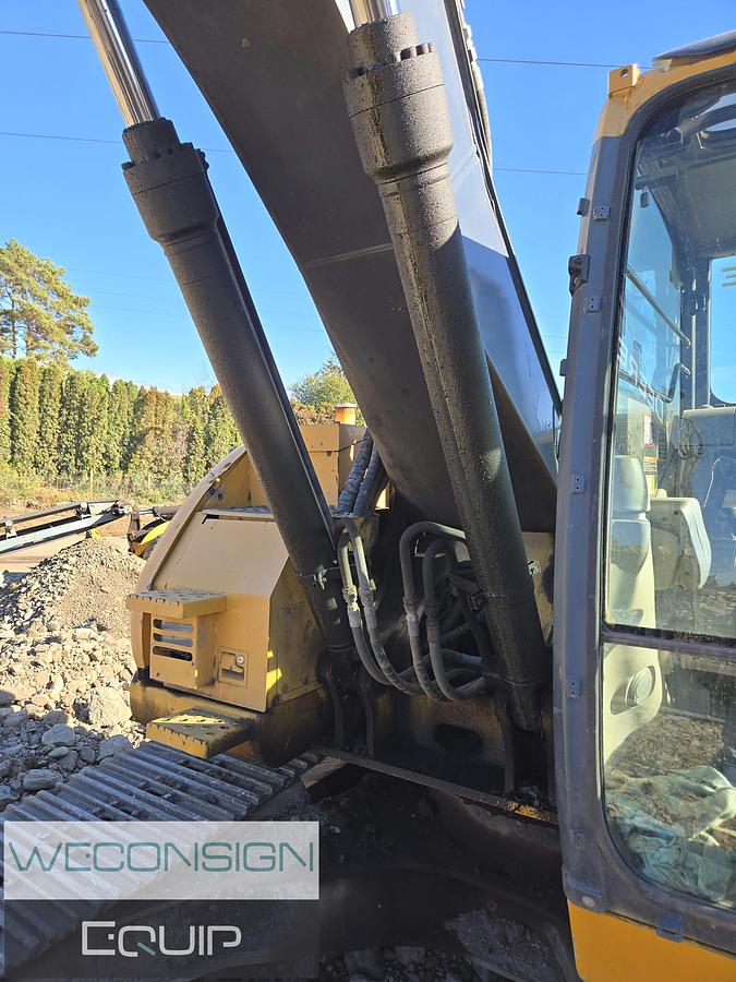 Used 2011 John Deere 225D LC