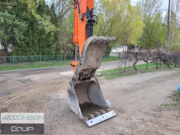 Used 2011 Hitachi ZX135US-3 Excavator