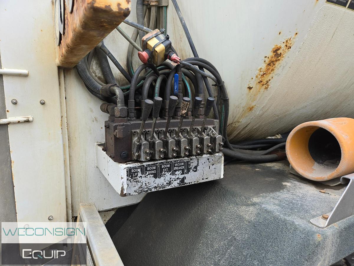 Used 2015 Peterbilt Tri-Axle Hydrovac