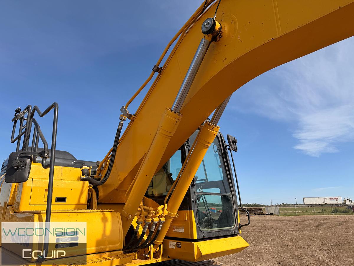 Used 2021 Komatsu PC210LC Excavator