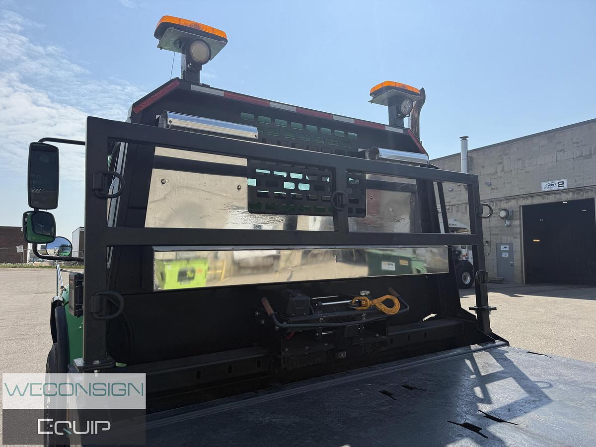 Used Freightliner M2106