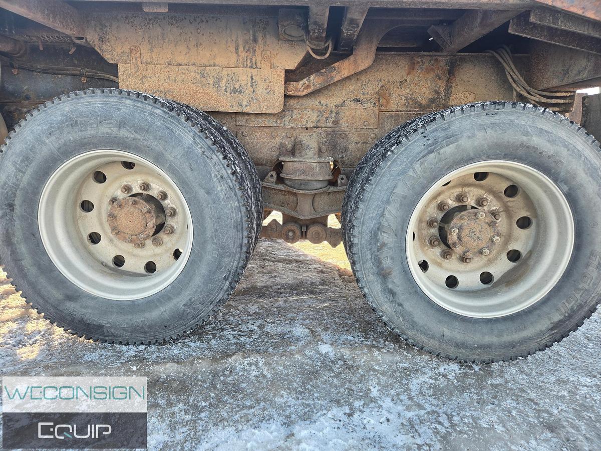 Used 2006 Kenworth C500B Bed Truck