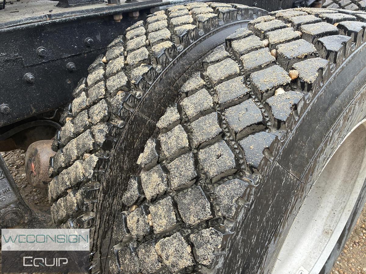 Used 2005 Kenworth T800 Heavy Haul Truck Tractor