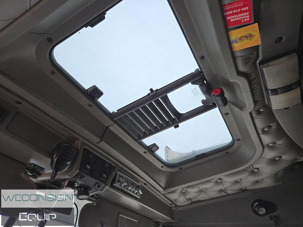 Used 2006 Kenworth W900B Sleeper Truck Tractor