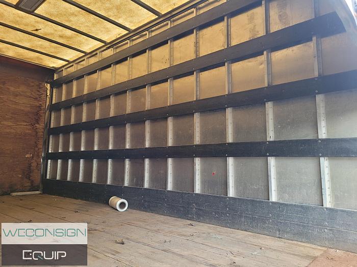 Used 2011 Isuzu NPR 18' Box/Van