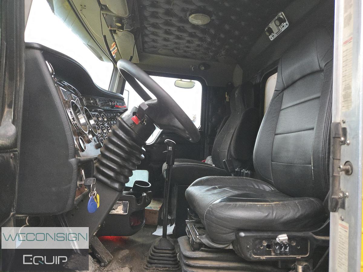 Used 2004 Kenworth T800B TA Dump Truck