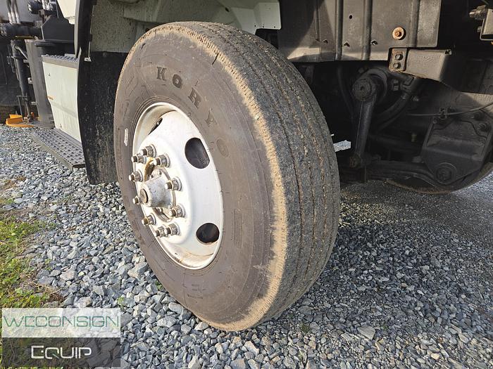 Used 2016 International 7400SBA Sander/ Dump Truck