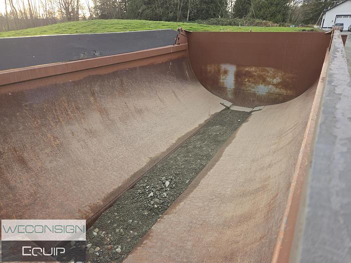 Used 2016 International 7400SBA Sander/ Dump Truck