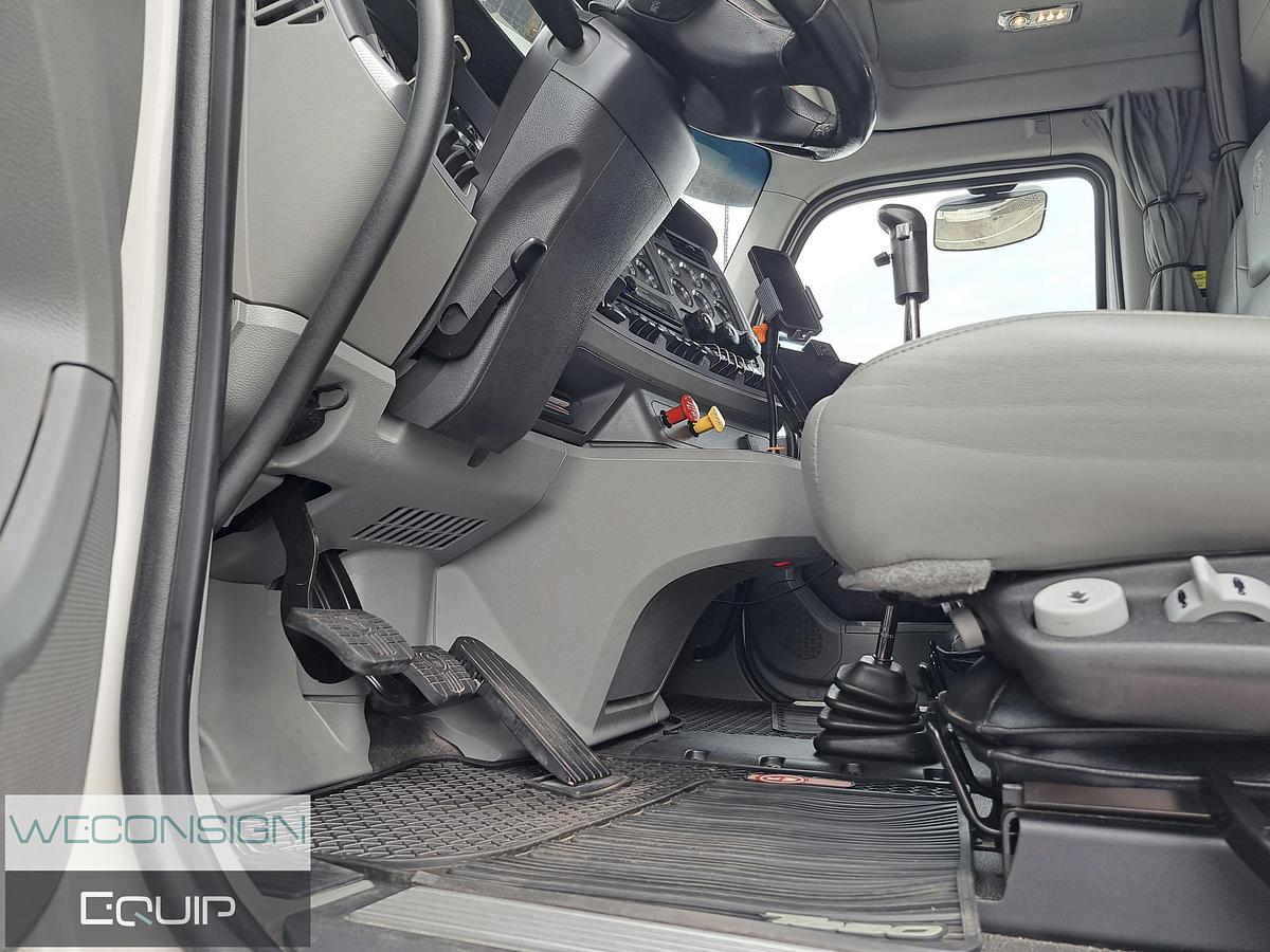 Used 2020 Kenworth T880 With PTO