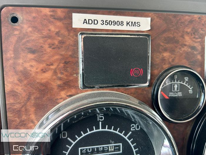 Used 2004 Kenworth T800 Picker Truck