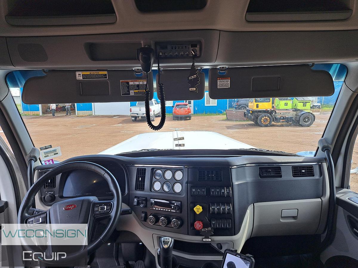 Used 2025 Peterbilt 589