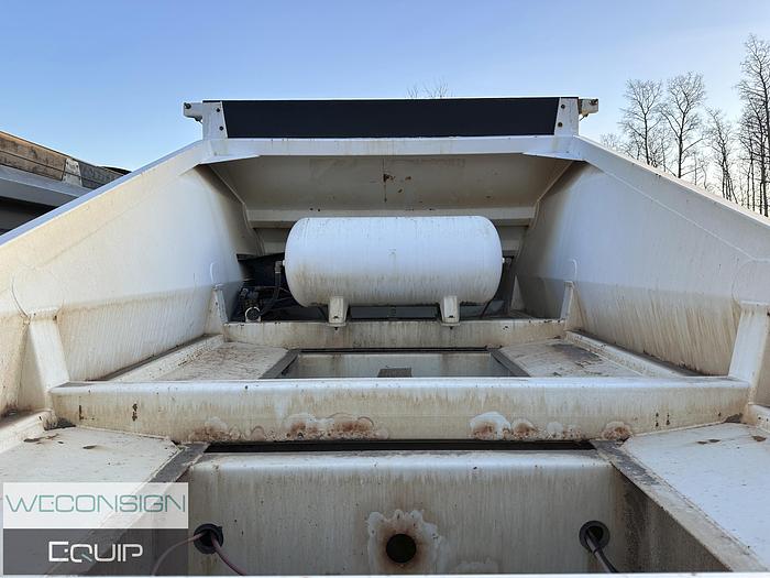 Used 2014 Midland MG38TC3000 Tridem Belly Dump