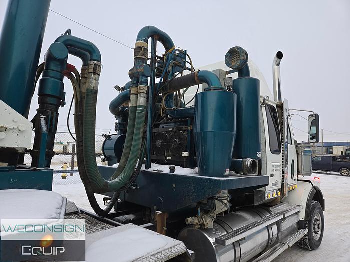 Used 2015 Western Star Tri-Drive Custom Vac Semi Vac