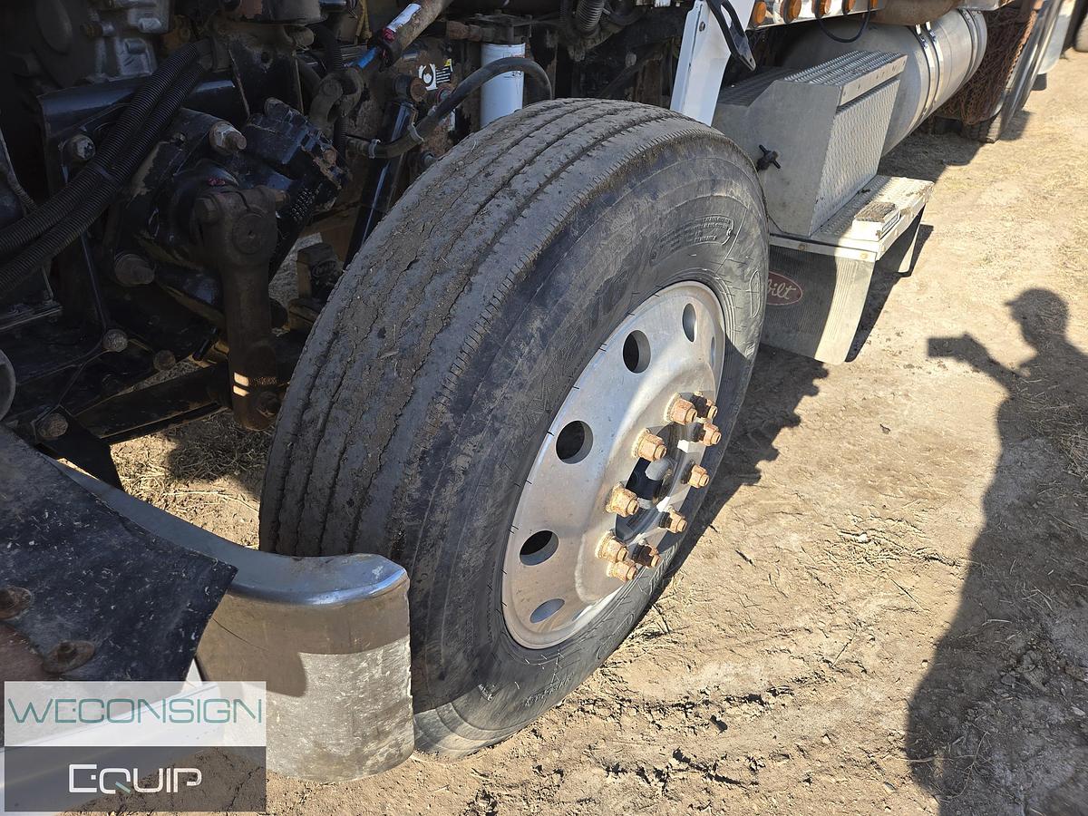 Used 2005 Peterbilt Sleeper Wet Kit Truck