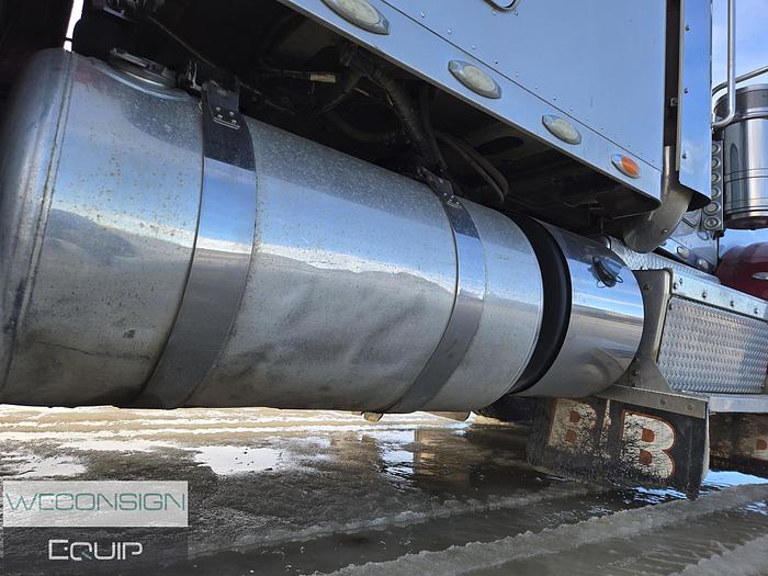 Used 2013 Peterbilt 367 Sleeper Winch Truck