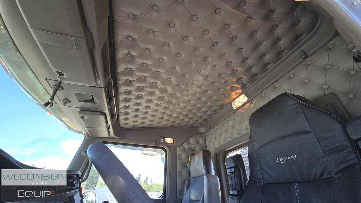 Used 2020 Kenworth T800 Daycab Logging Truck