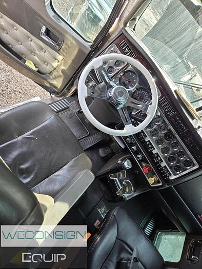 Used 2011 Kenworth W900L