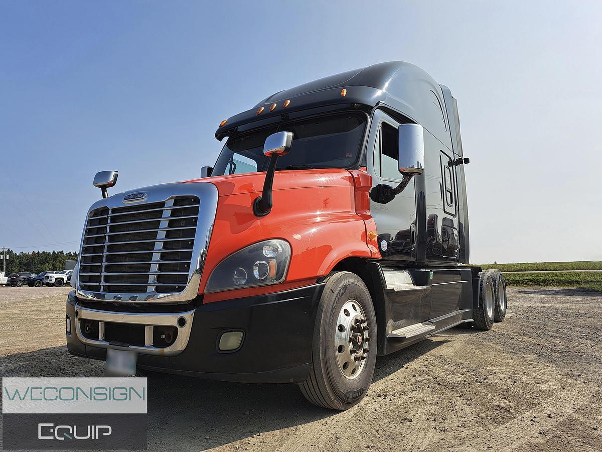 Used 2015 Freightliner Cascadia Sleeper Truck Tractor
