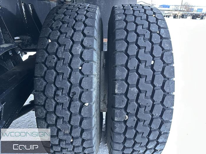 Used 2004 Kenworth C500B Bed Truck