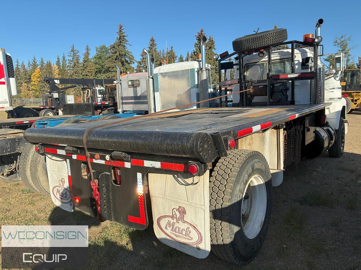 Used 1986 Mack Single Bed Truck